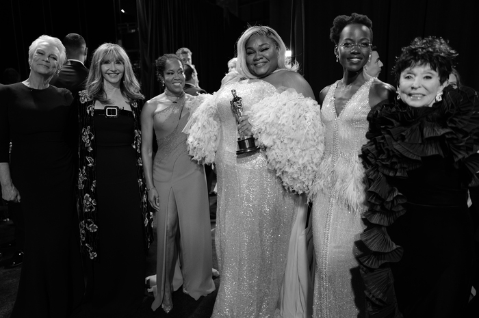 Photos: Inside the Oscars With Emma Stone, Michelle Yeoh & More Image