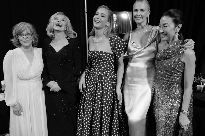 Photos: Inside the Oscars With Emma Stone, Michelle Yeoh & More Image