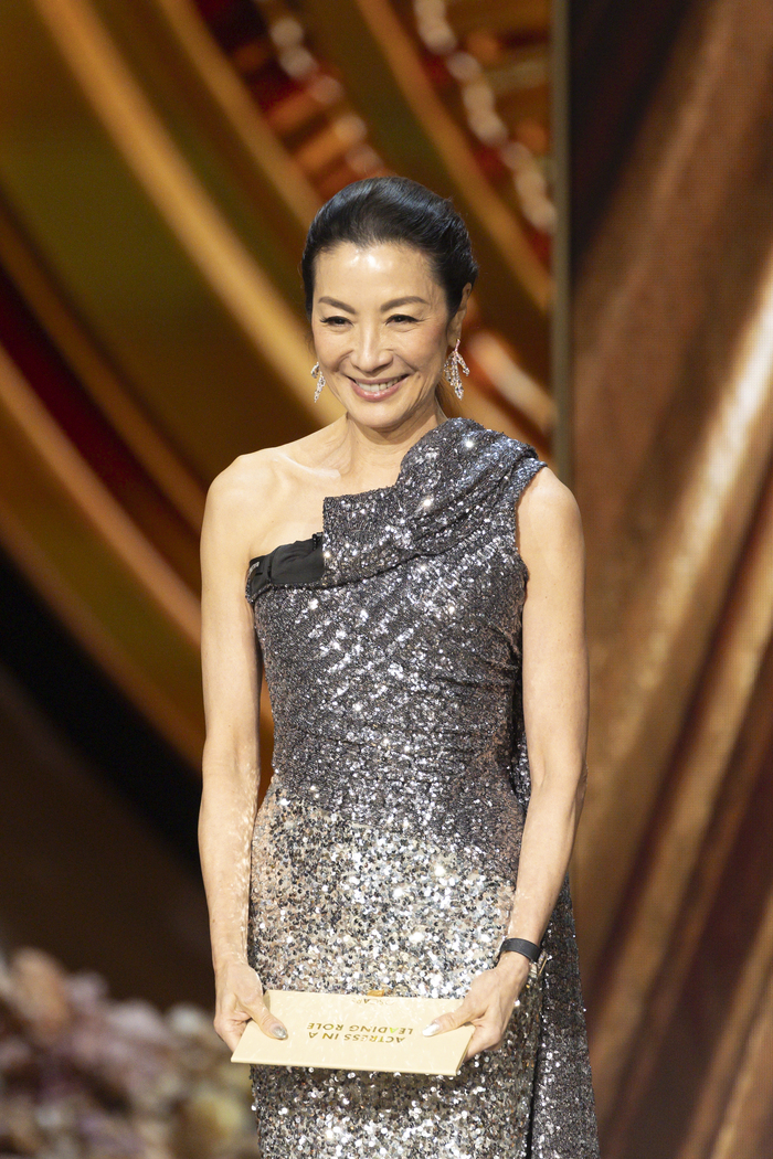 Photos: Inside the Oscars With Emma Stone, Michelle Yeoh & More Image