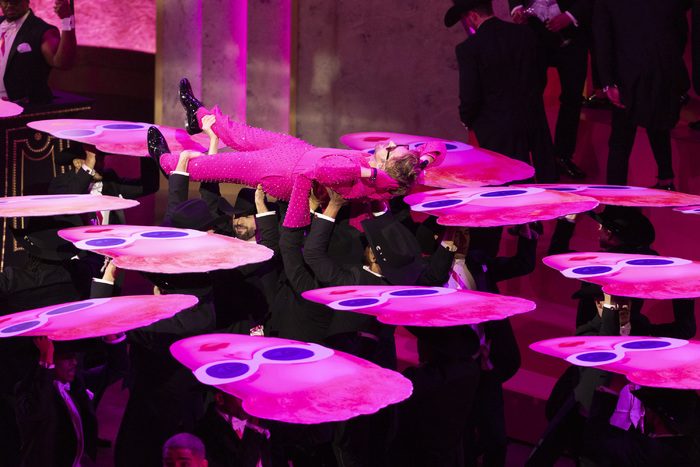 Photos: Inside the Oscars With Emma Stone, Michelle Yeoh & More Image