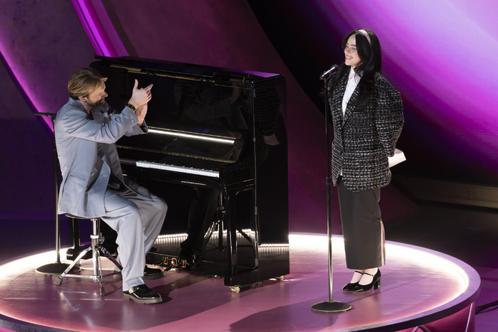 Photos: Inside the Oscars With Emma Stone, Michelle Yeoh & More Image