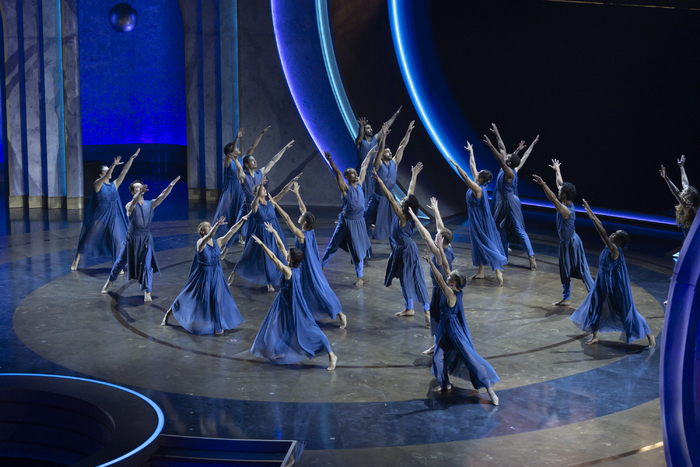 Photos: Inside the Oscars With Emma Stone, Michelle Yeoh & More Image