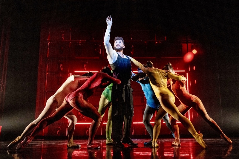 Review: SUNDAY IN THE PARK WITH GEORGE-An Exquisite Production at Axelrod PAC Image