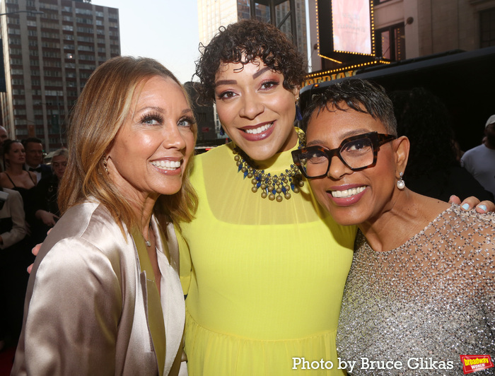 Photos: On the Red Carpet at Opening Night of THE NOTEBOOK Image
