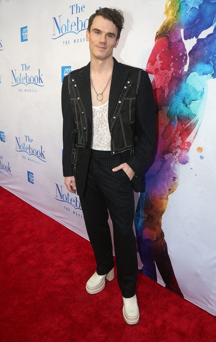 Photos: On the Red Carpet at Opening Night of THE NOTEBOOK Image
