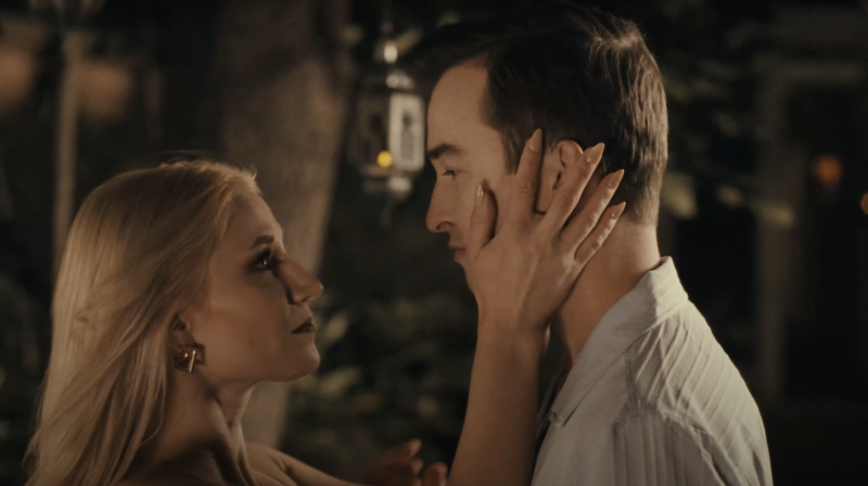 Interview: Roslyn Kind is Leading With Her Heart in 'The Look of Love / The Island' Image