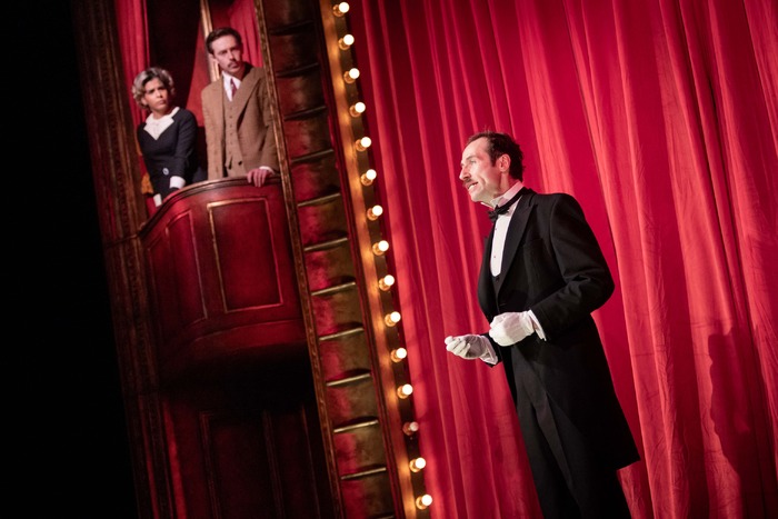 Photos: First Look at the UK Tour of THE 39 STEPS 