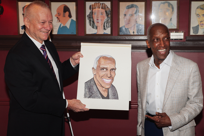 Photos: THE NOTEBOOK's Dorian Harewood Receives Portrait at Sardi's Image