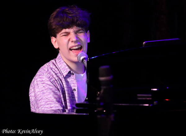 Photos: Go Inside Victoria Shaw's UNDER THE COVERS at Birdland Image