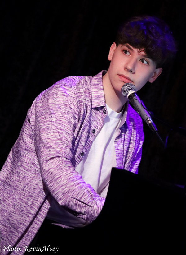 Photos: Go Inside Victoria Shaw's UNDER THE COVERS at Birdland Image