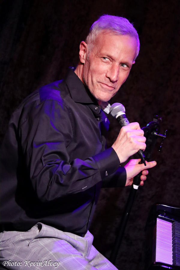 Photos: Go Inside Victoria Shaw's UNDER THE COVERS at Birdland Image