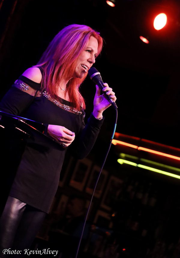 Photos: Go Inside Victoria Shaw's UNDER THE COVERS at Birdland 