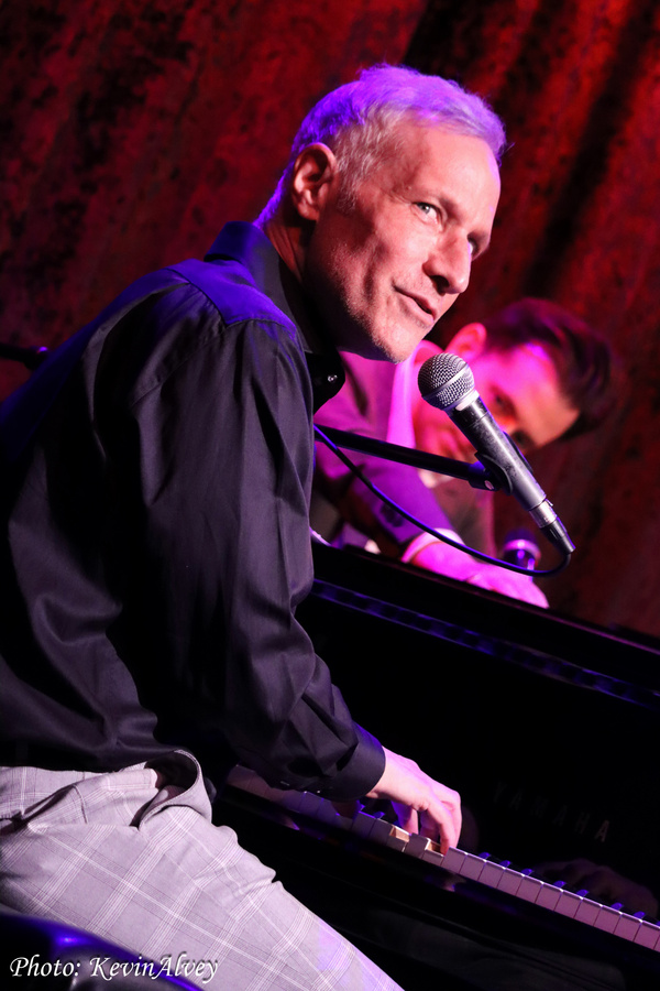 Photos: Go Inside Victoria Shaw's UNDER THE COVERS at Birdland Image