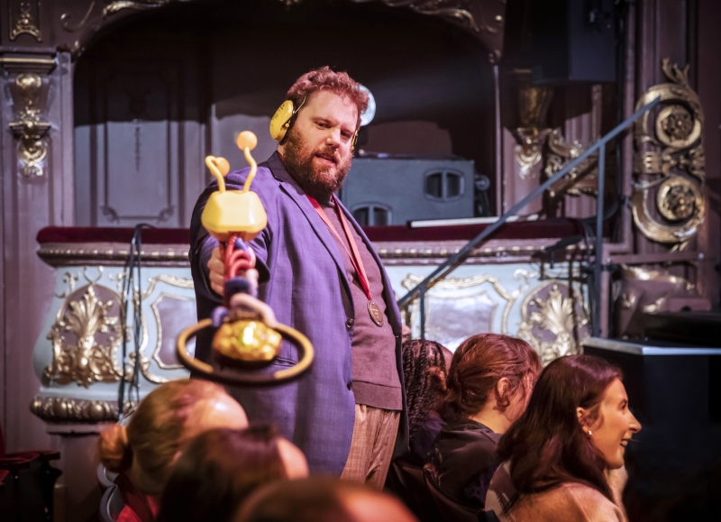 Review: MIND MANGLER: MEMBER OF THE TRAGIC CIRCLE, Apollo Theatre Image