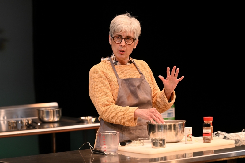 Review: APPLES IN WINTER at Gremlin Theatre Image
