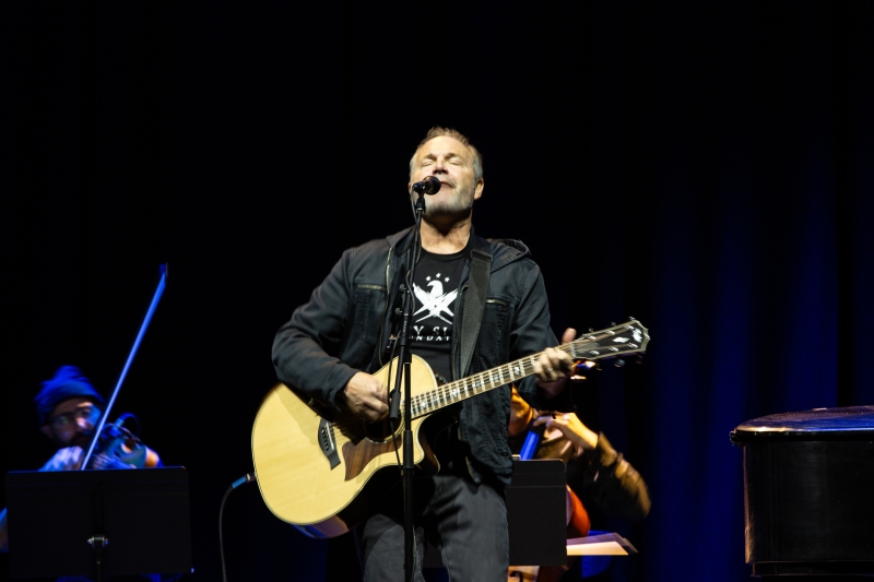 Review: FIVE FOR FIGHTING WITH STRING QUARTET at Uptown Theater Minneapolis Image