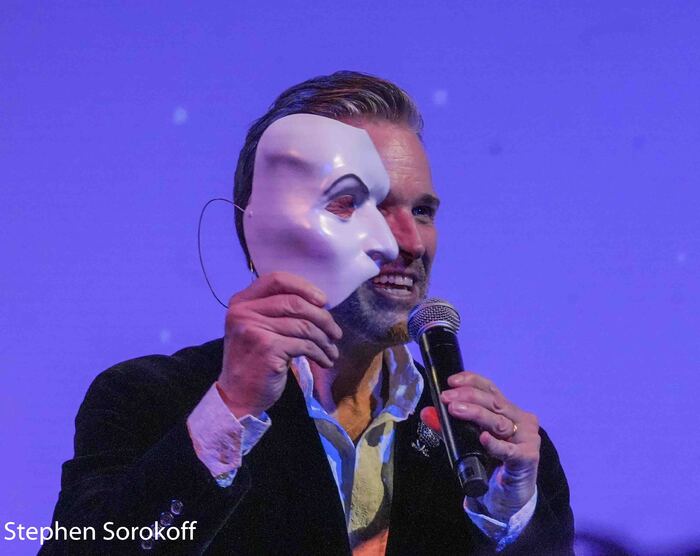 Photos: Hugh Panaro Kicks Off Easter Weekend at The Wick Image