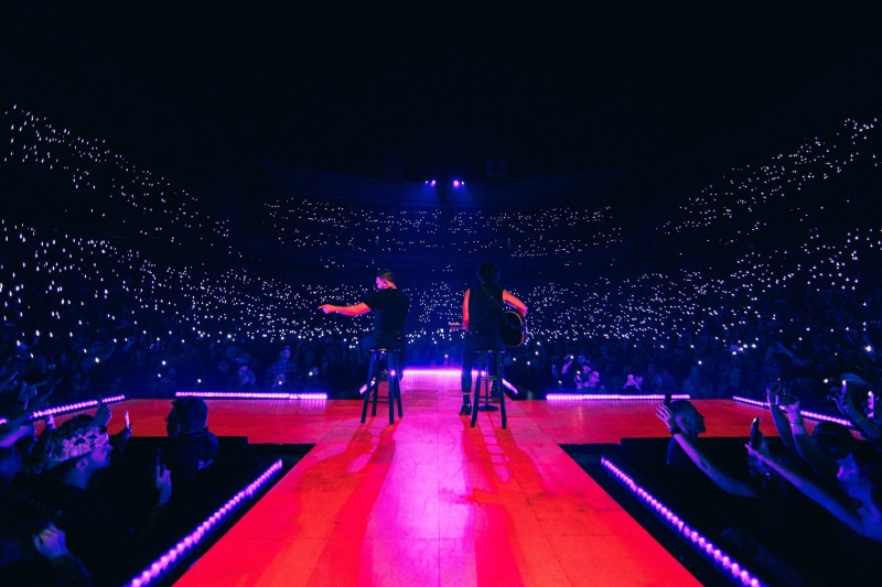 Review: THE HEARTBREAK ON THE MAP TOUR WITH DAN + SHAY at Xcel Energy Center Image