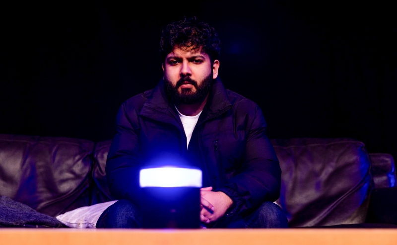 Review: ARTIFICIALLY YOURS, Riverside Studios Image
