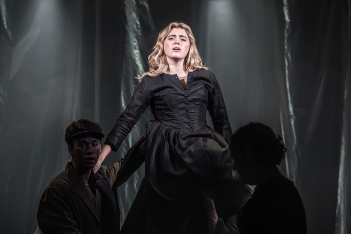 Photos: First Look at LONDON TIDE at the National Theatre Image
