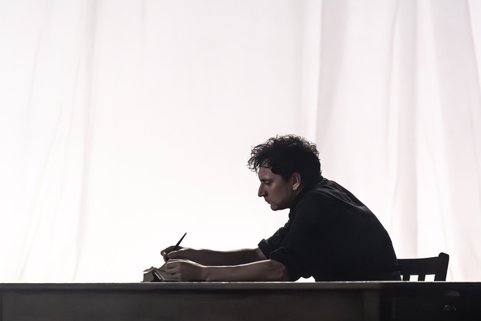 Photos: First Look at LONDON TIDE at the National Theatre Image