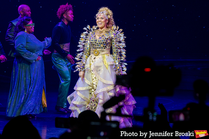Photos: The Cast of THE WIZ Takes Their Opening Night Bows Image