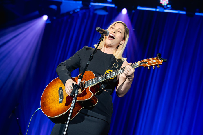 Photos & Video: See Bening, Stokes Mitchell & More at The Entertainment Community Fund Gala Image