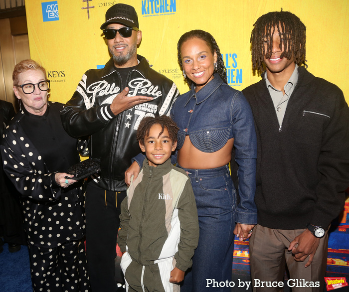 Photos: On the Red Carpet with the HELL'S KITCHEN Cast & Creatives on Opening Night Image