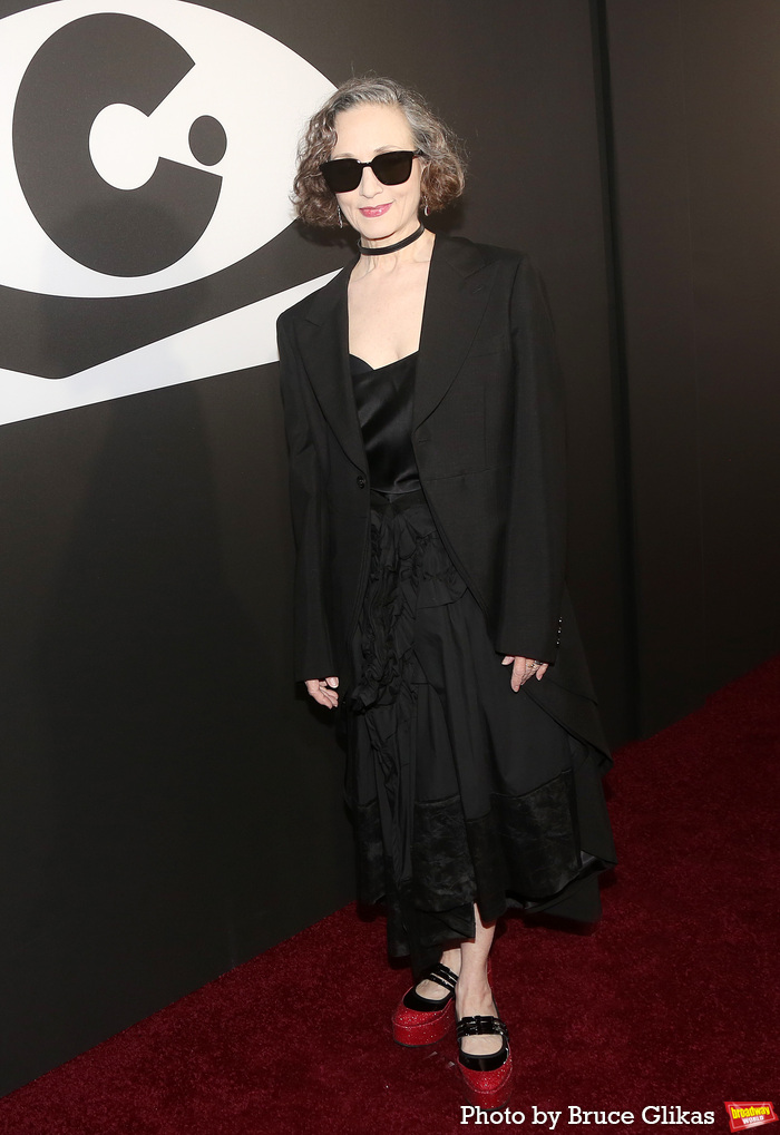 Photos: CABARET Cast Serves Double the Red Carpet Looks on Opening Weekend Image