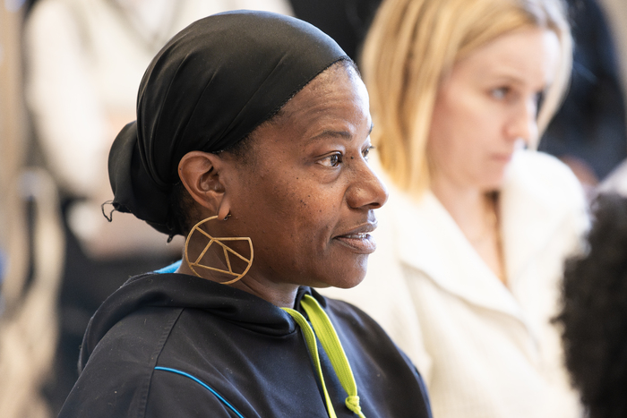 Photos: See Sandra Oh & More in Rehearsals for THE WELKIN Image