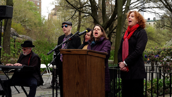 Photos: Inside NYC's Annual Commemoration Of The Warsaw Ghetto Uprising Image