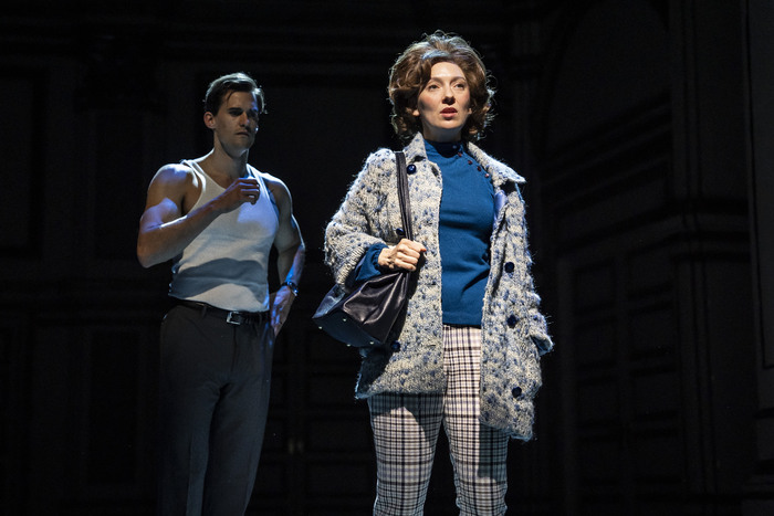 Photos: First Look At BEAUTIFUL: THE CAROLE KING MUSICAL At Paramount Theatre 