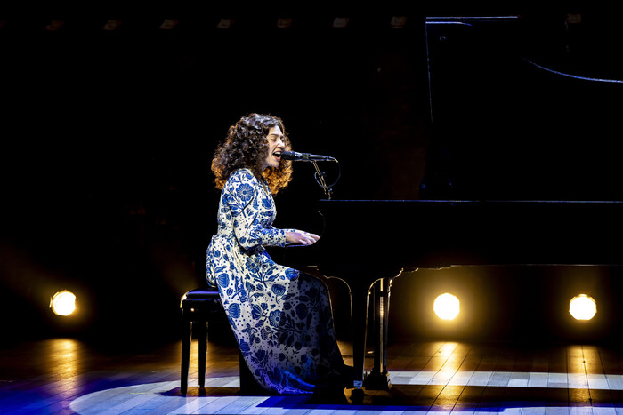 Photos: First Look At BEAUTIFUL: THE CAROLE KING MUSICAL At Paramount Theatre Image