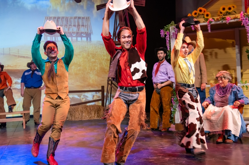 Review: OKLAHOMA at Desert Theatricals  Image