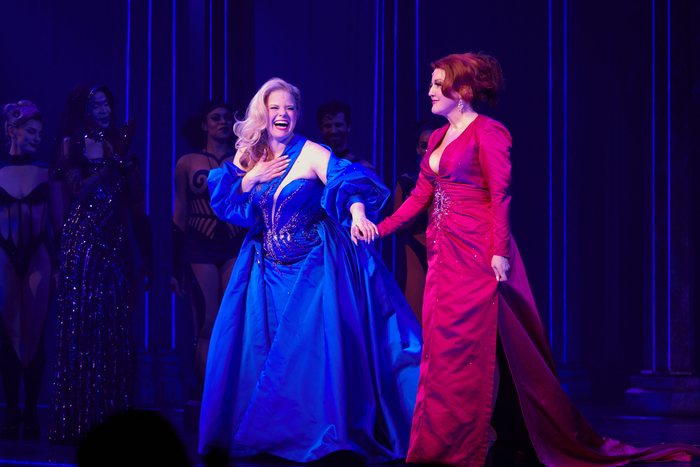 Photos: First Look At Pre-Broadway DEATH BECOMES HER in Chicago Image