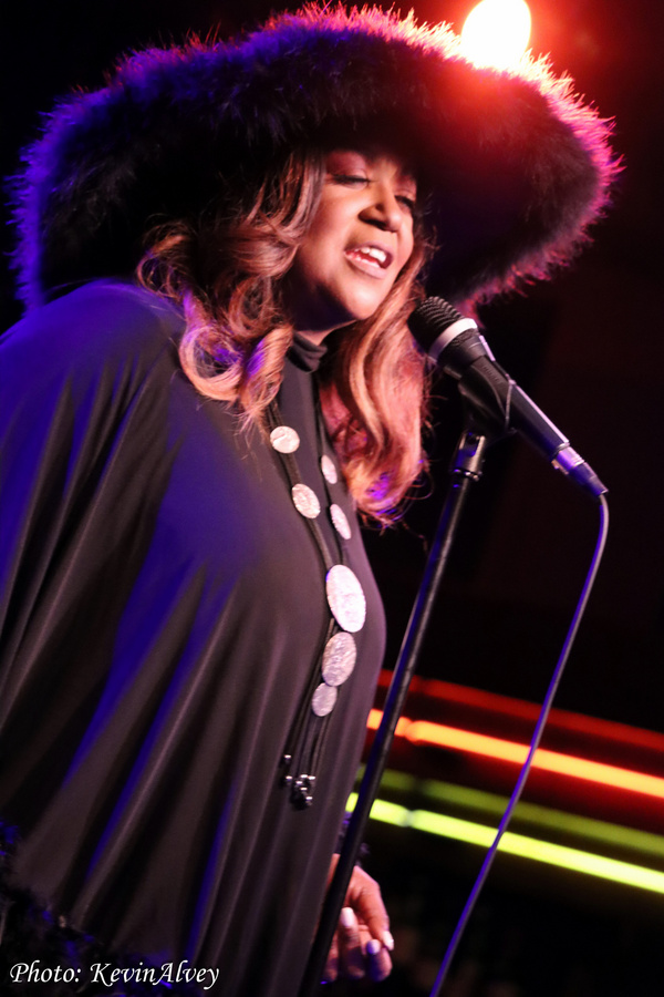 Photos: Wendy Moten Returns To The Birdland Stage Image