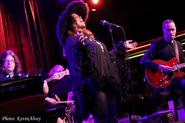 Photos: Wendy Moten Returns To The Birdland Stage Image