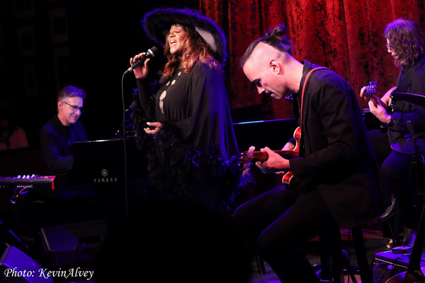 Photos: Wendy Moten Returns To The Birdland Stage Image