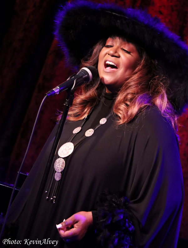 Photos: Wendy Moten Returns To The Birdland Stage Image