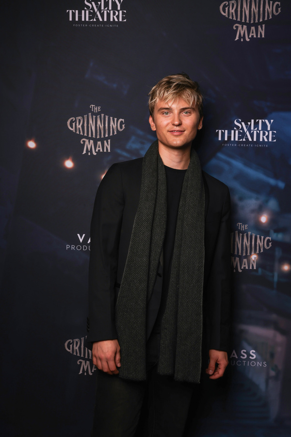 Photos: On The Red Carpet At Opening Night Of THE GRINNING MAN 