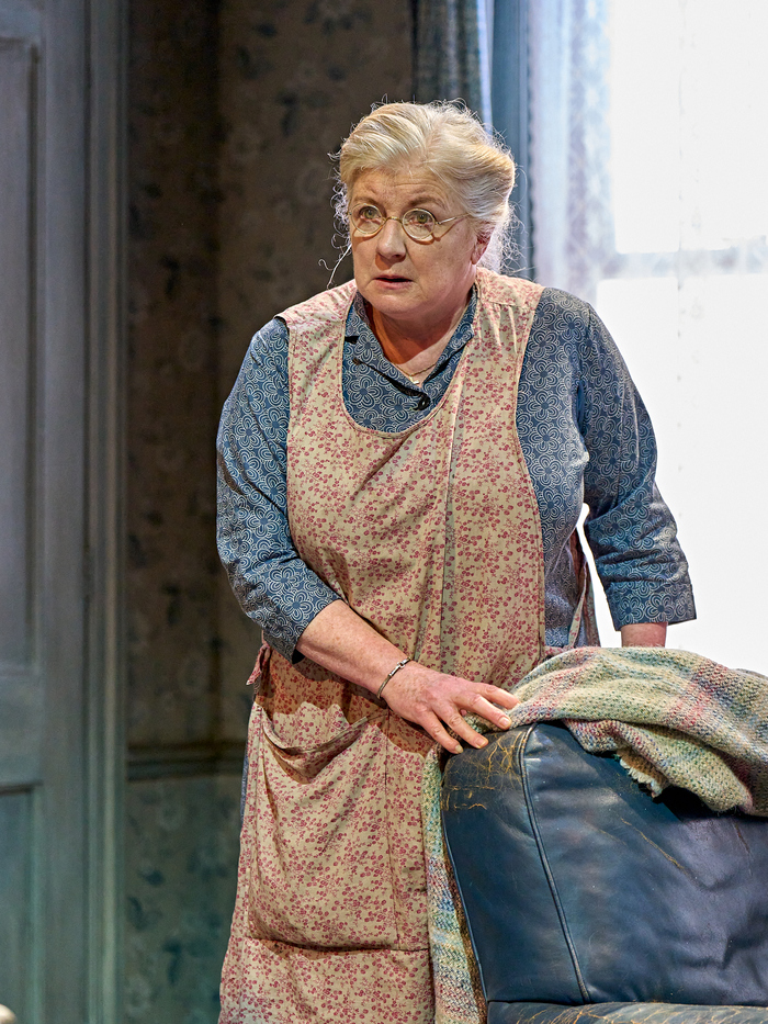 Photos: First Look at THE DEEP BLUE SEA at Theatre Royal Bath Image