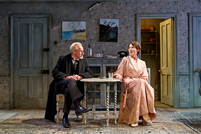Photos: First Look at THE DEEP BLUE SEA at Theatre Royal Bath Image
