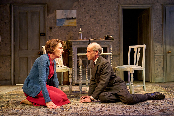 Photos: First Look at THE DEEP BLUE SEA at Theatre Royal Bath Image