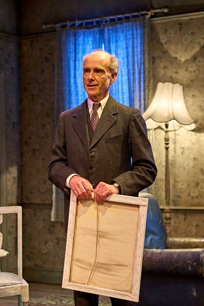 Photos: First Look at THE DEEP BLUE SEA at Theatre Royal Bath Image