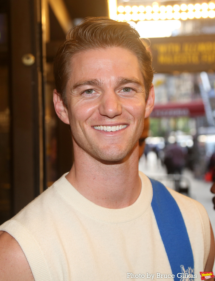Photos: See Rachel Zegler, Julianne Hough & More at ILLINOISE Gala Celebration Image