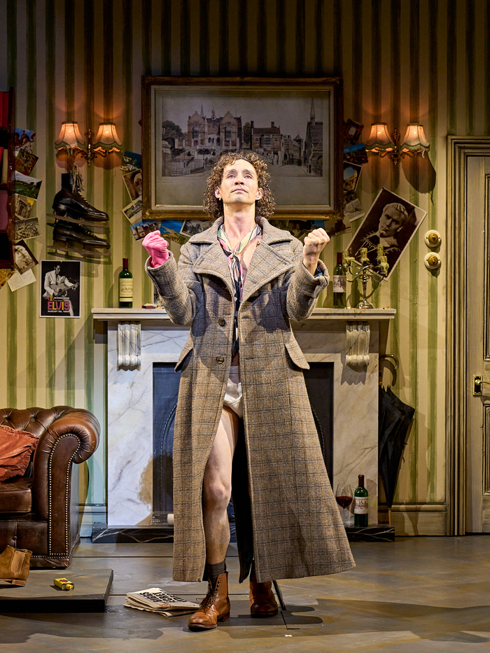 Photos: First Look at WITHNAIL & I at Birmingham Rep Image
