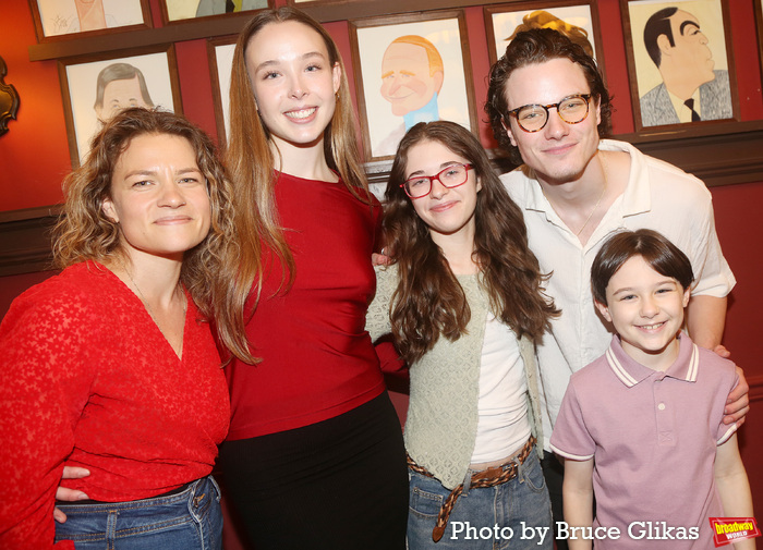 Photos: APPROPRIATE's Sarah Paulson Receives Portrait at Sardi's Image