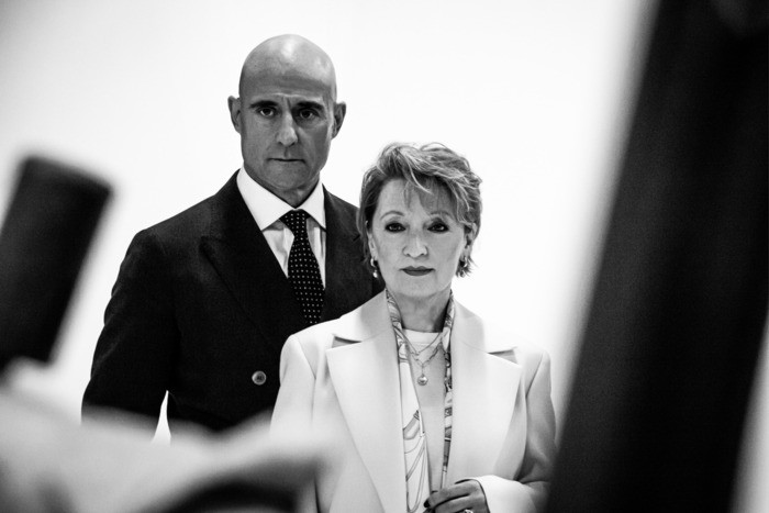 Photos: First Look at Mark Strong and Lesley Manville in OEDIPUS 