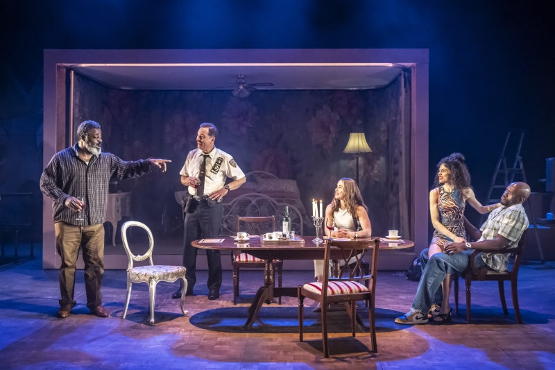 Review: BETWEEN RIVERSIDE AND CRAZY, Hampstead Theatre Image