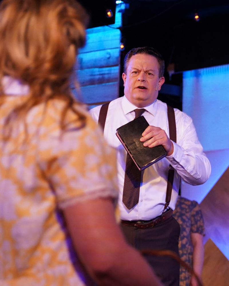Review: BRIGHT STAR at Red Curtain Theatre Image